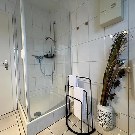 Immo-vision - Vw Naeher Geht Nicht, Parkplatz, Kueche, Wlan